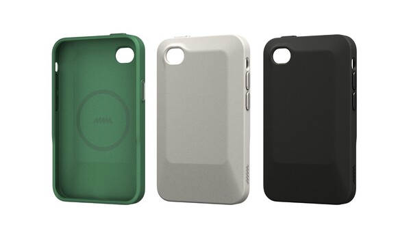 The D-brand MNML cases for the Clicks Communicator will have magnets.