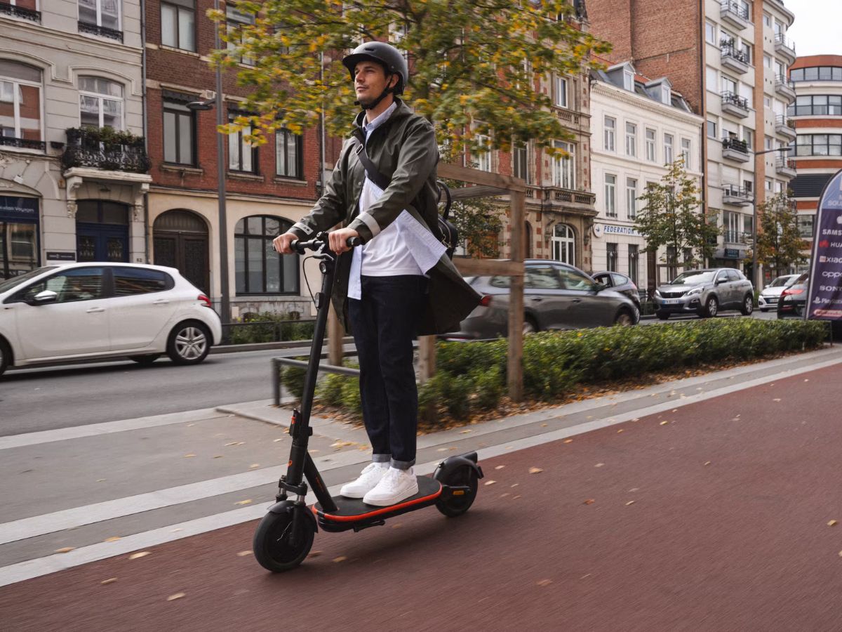 Decathlon launches new mid-range wide deck e-scooter