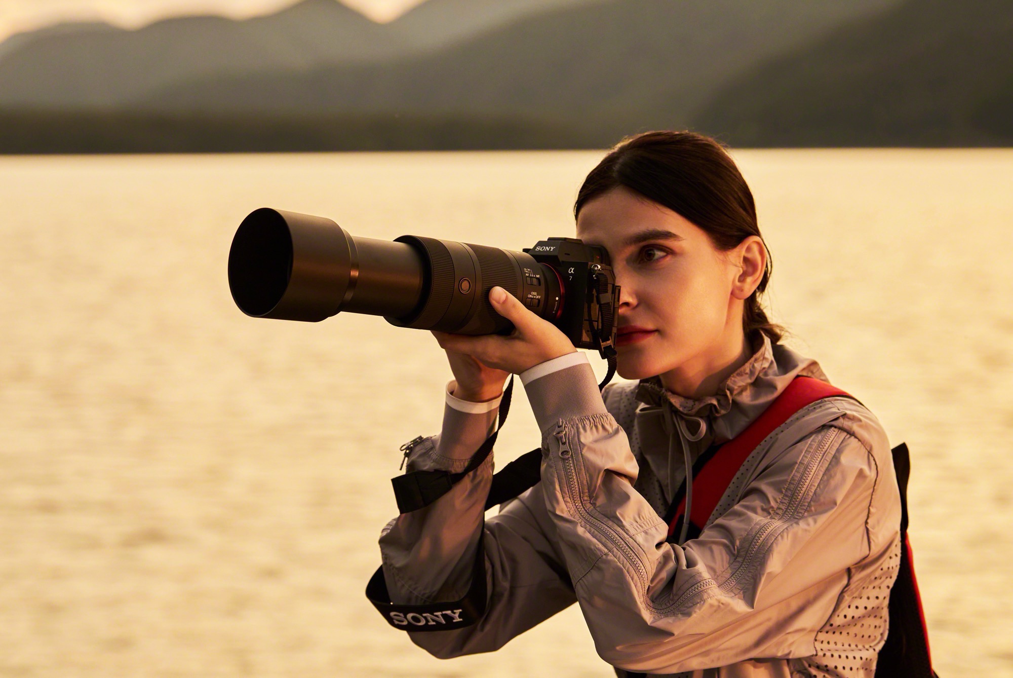 Sony makes 100 – 400 mm full-frame zoom lens 80% cheaper and 65% lighter