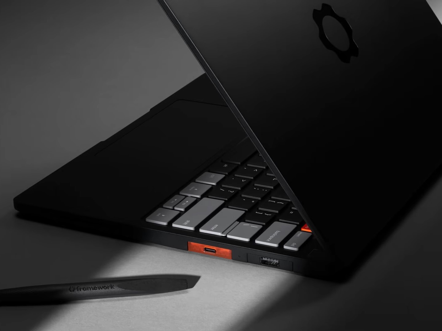 Most Framework Laptop 13 Pro Linux users apparently never switch to Windows