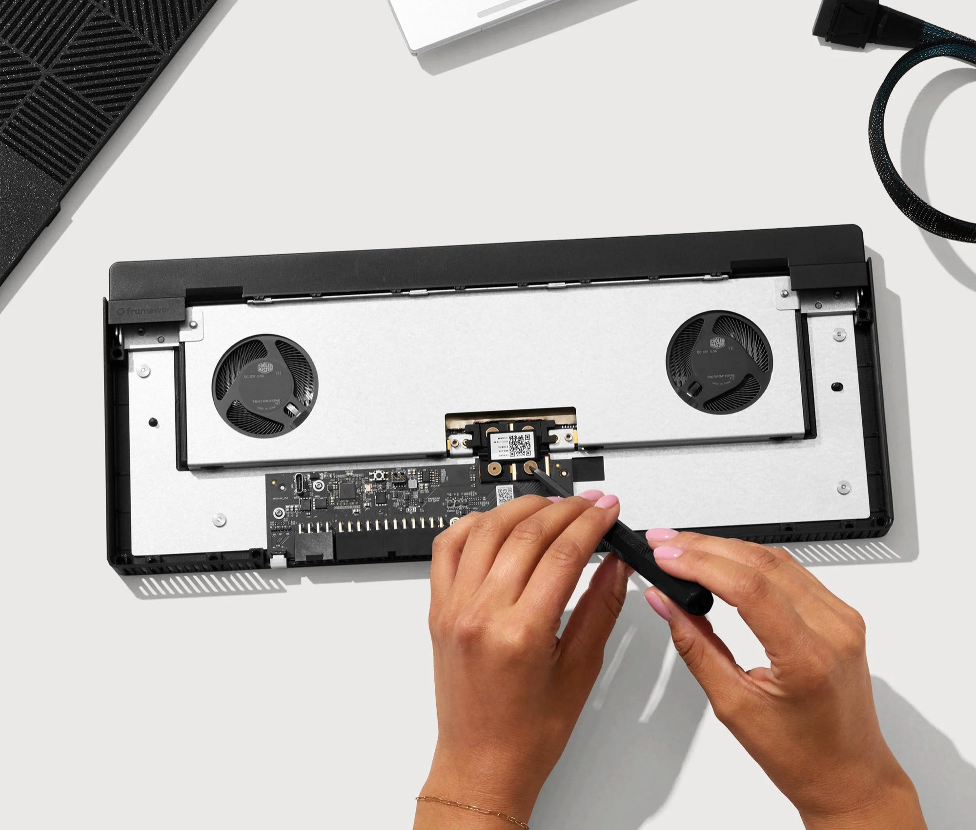 Framework's first eGPU connects laptop and desktop GPUs via OCuLink