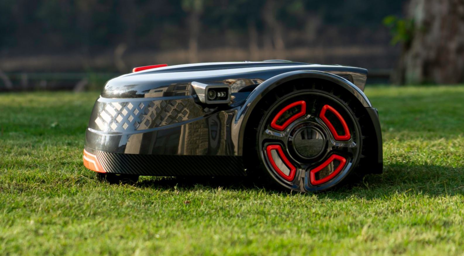 New robot mower promises 1 cm edge cutting and significant launch savings