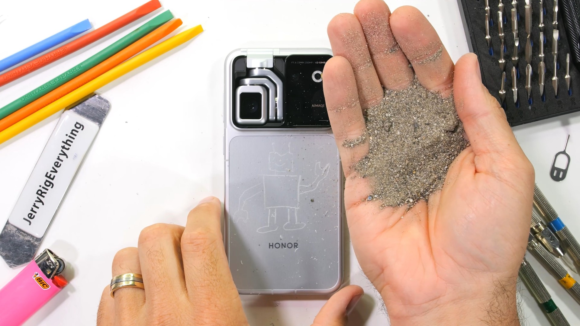 Hot camera and not dustproof: Honor Robot Phone durability test and teardown