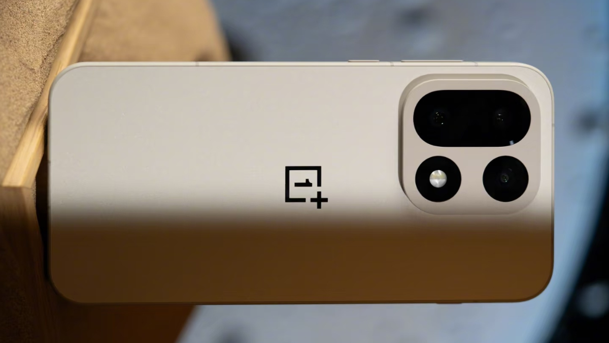 OnePlus 15: Official launch date confirmed along with a first look at OnePlus Ace 6