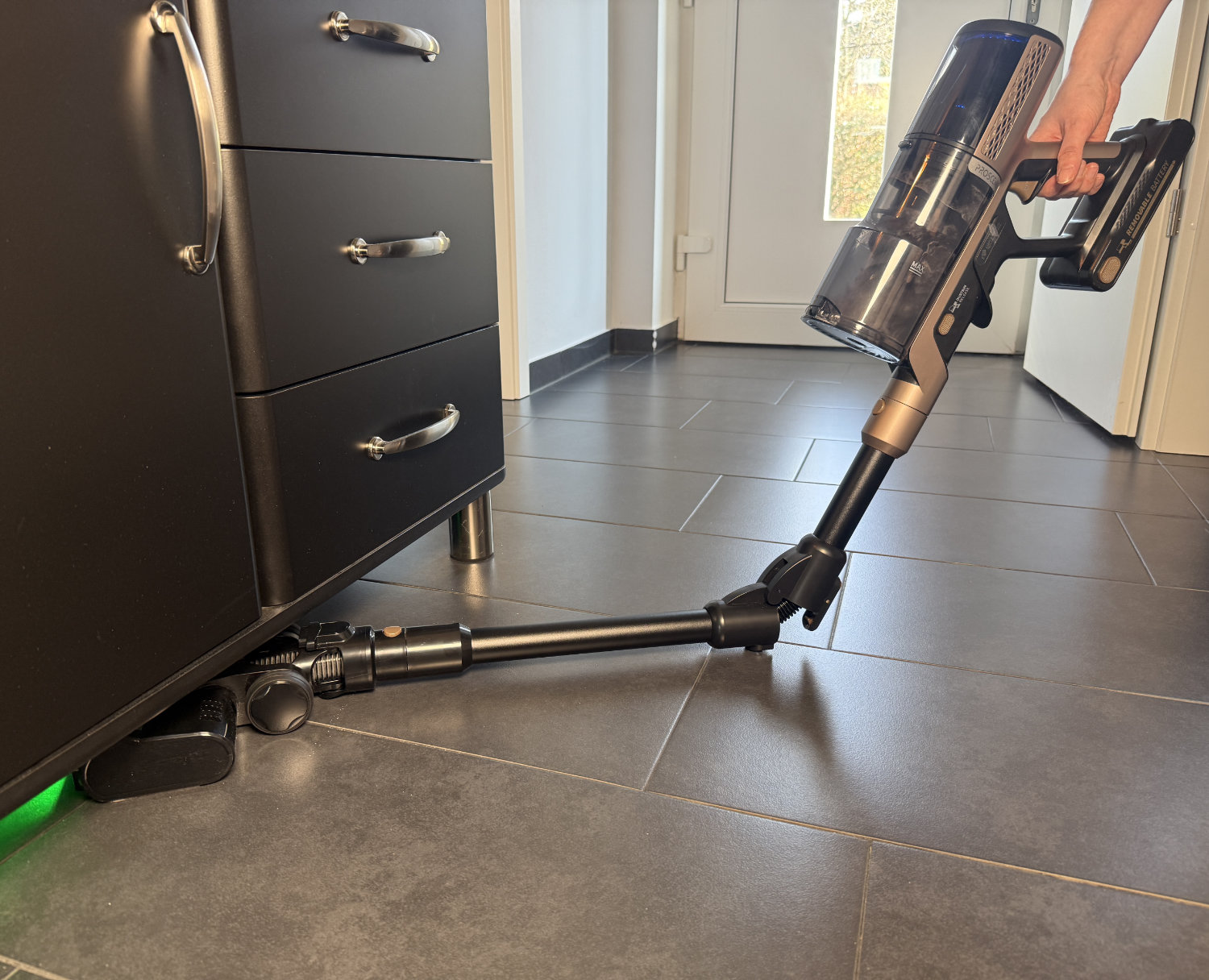 Affordable cordless vacuum with bend-and-mop function: Proscenic P20 OnePass hands-on test