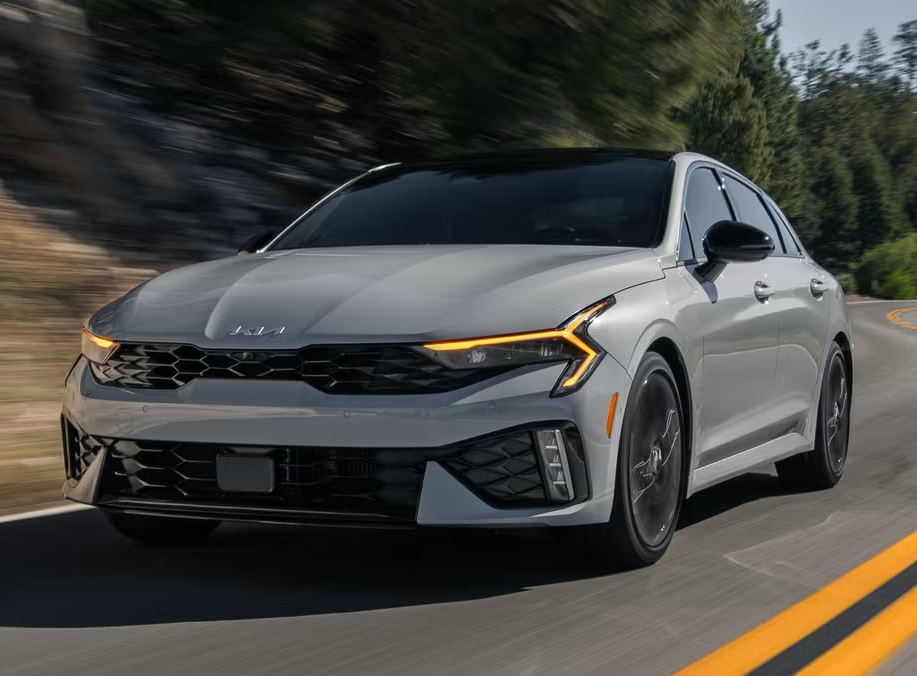 Avtosalon maşını geri aldı, qadın isə onların adını - Ohayo-da qanuni döyüş