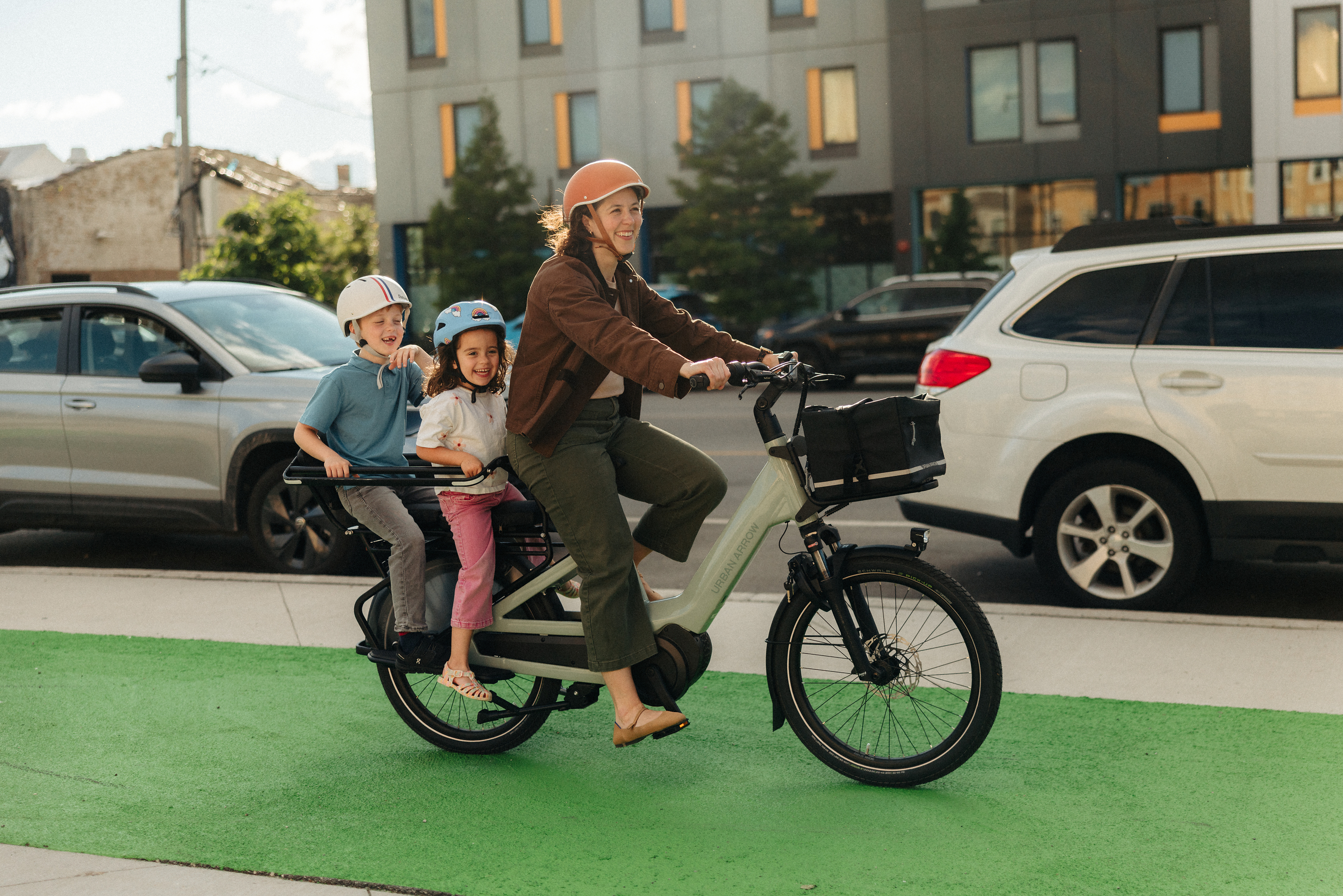 Urban Arrow launches its first longtail e-bike with impressive 100 Km range