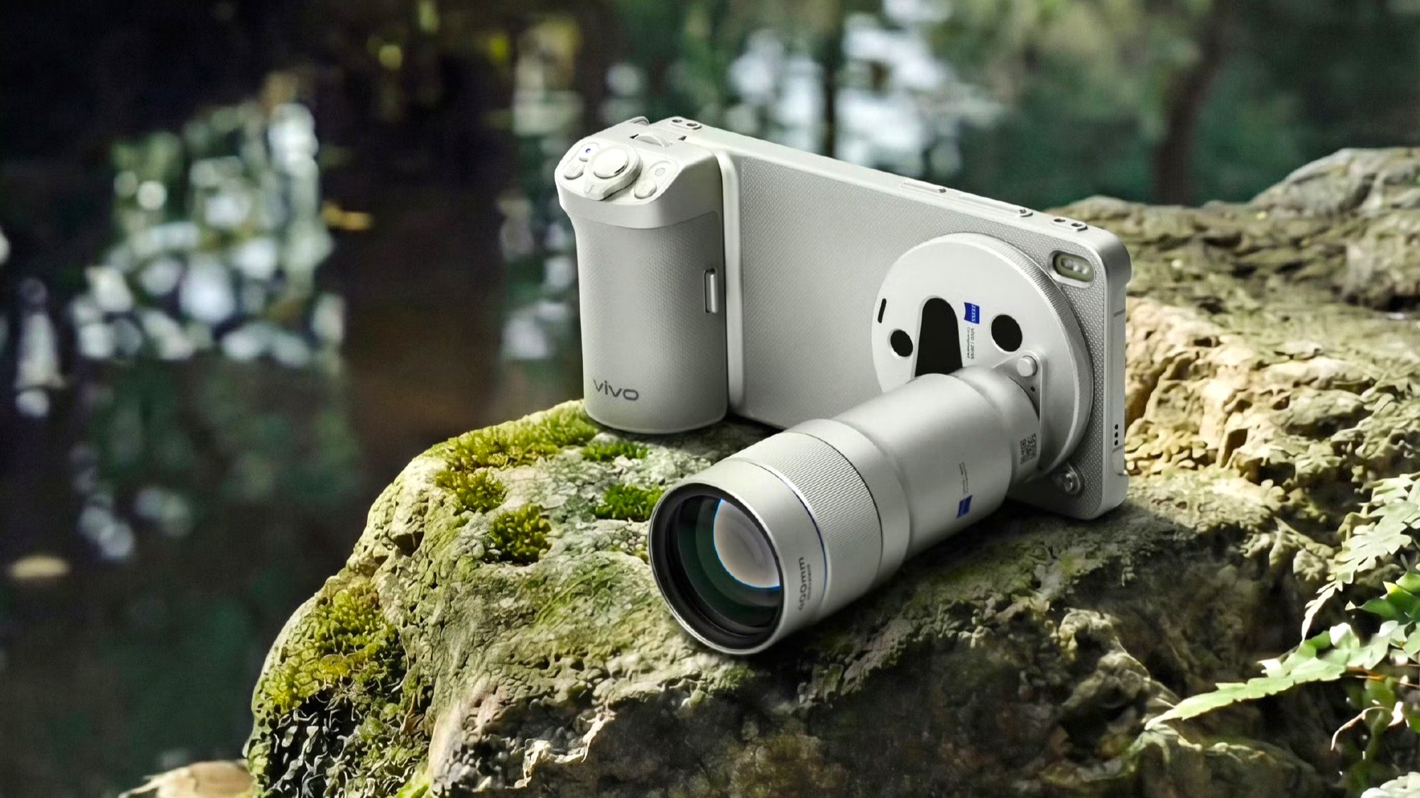 Vivo X300 Ultra: European model to be slightly cheaper as euro price leak includes camera kit