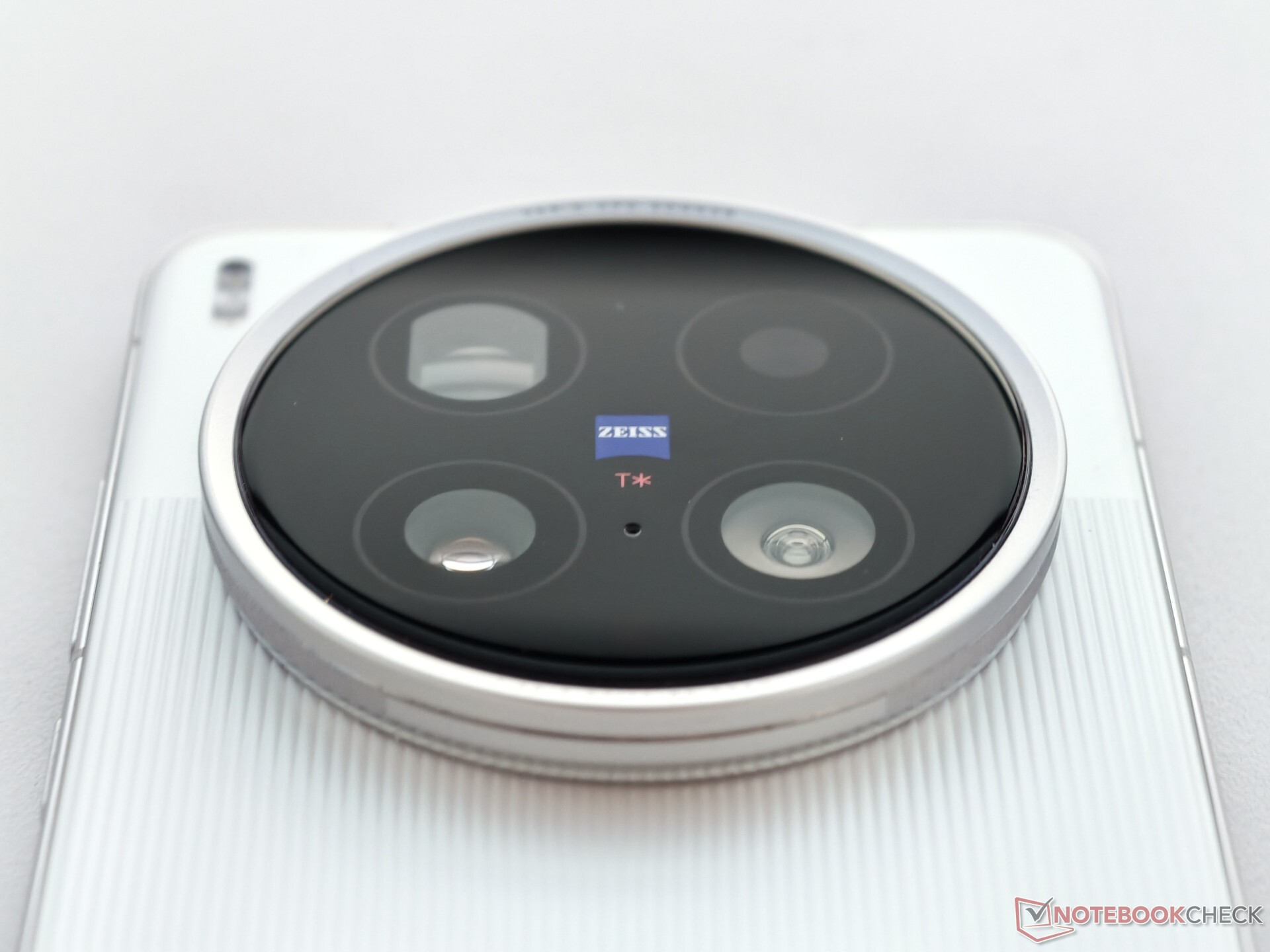 Vivo X300 Ultra tipped to feature 35mm Zeiss camera with "best" colour sensor and new teleconverter