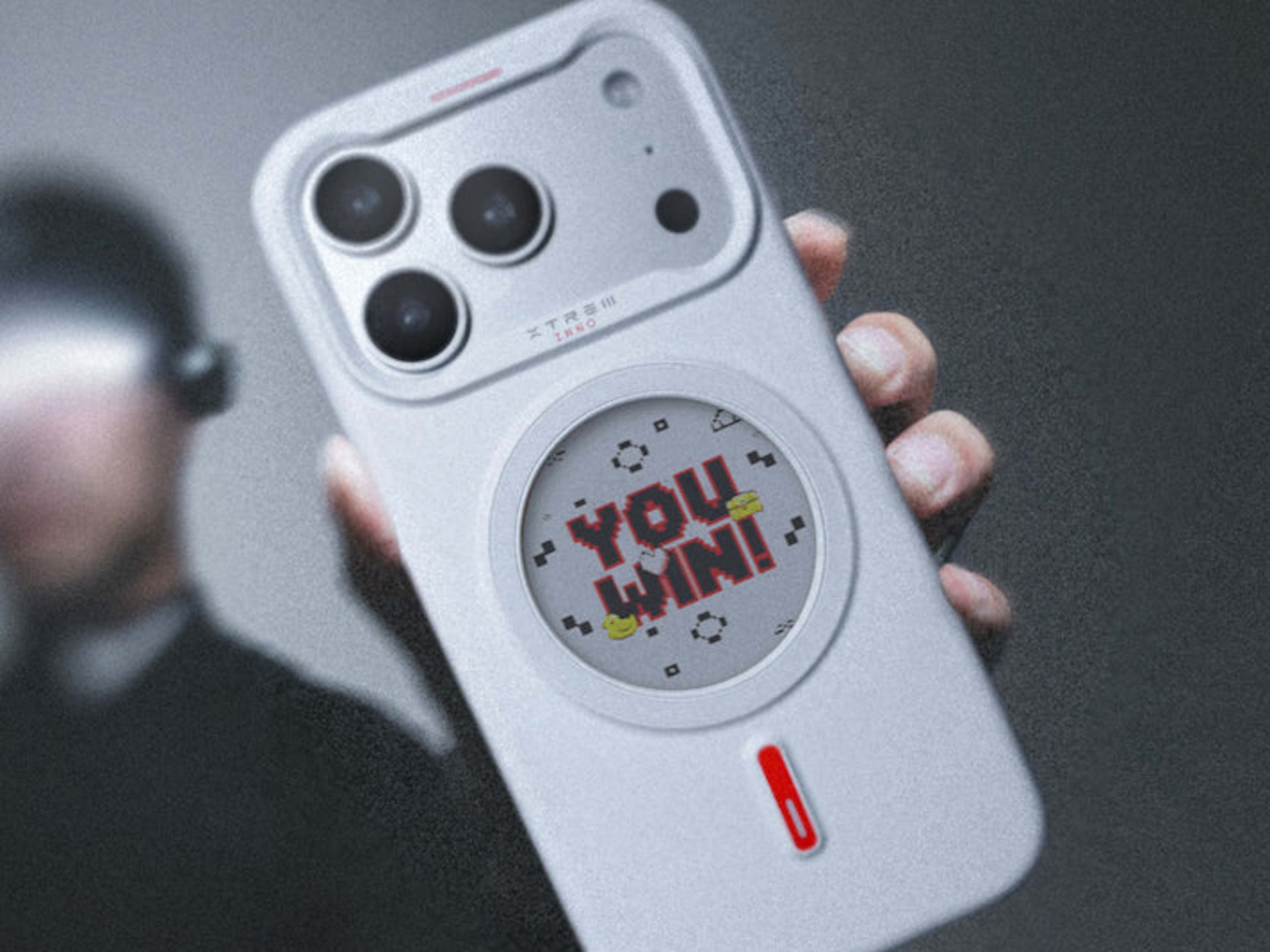 Xtrem Instant Custom Case: E-Ink smartphone case displays images without continuous power