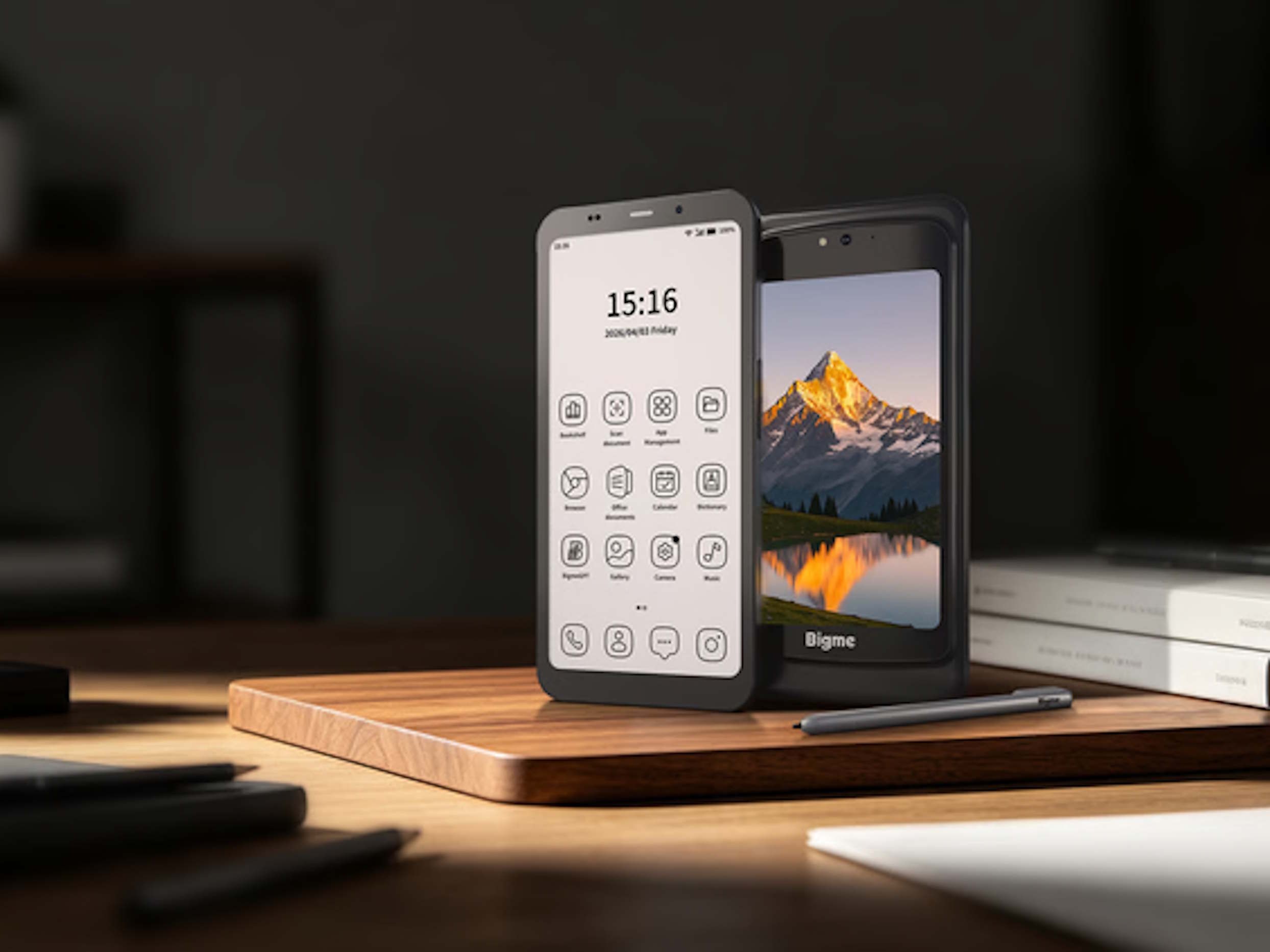Bigme Hibreak Dual 2: New dual-display smartphone features 80 Hz E-Ink screen