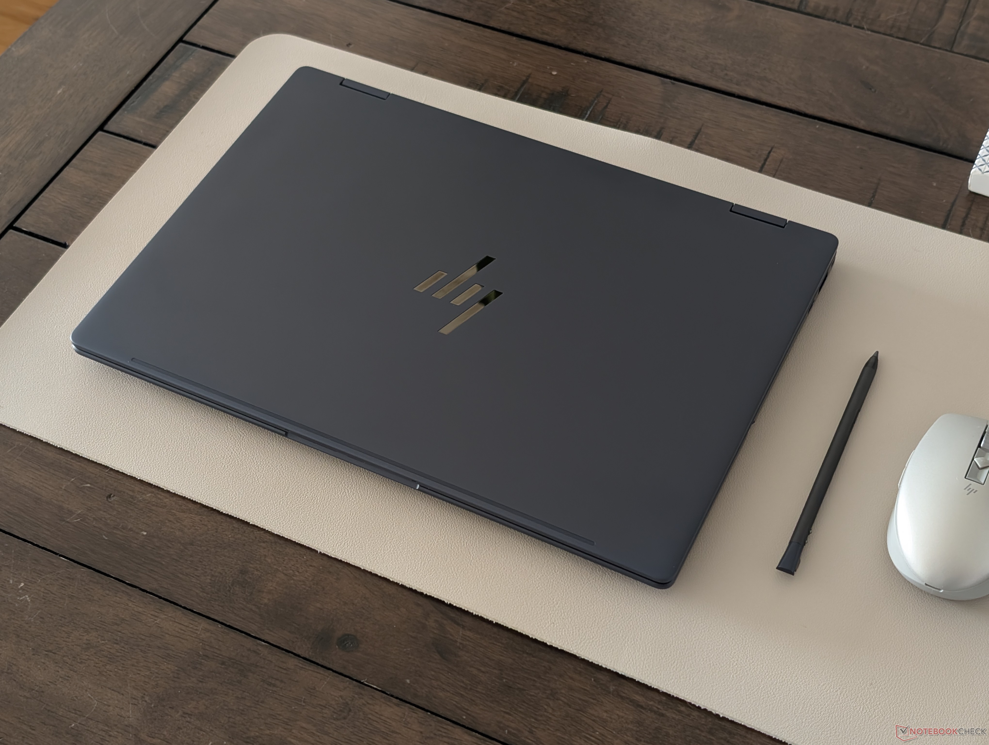 There's only one EliteBook X Flip G2i 14 configuration worth getting if vPro isn't needed