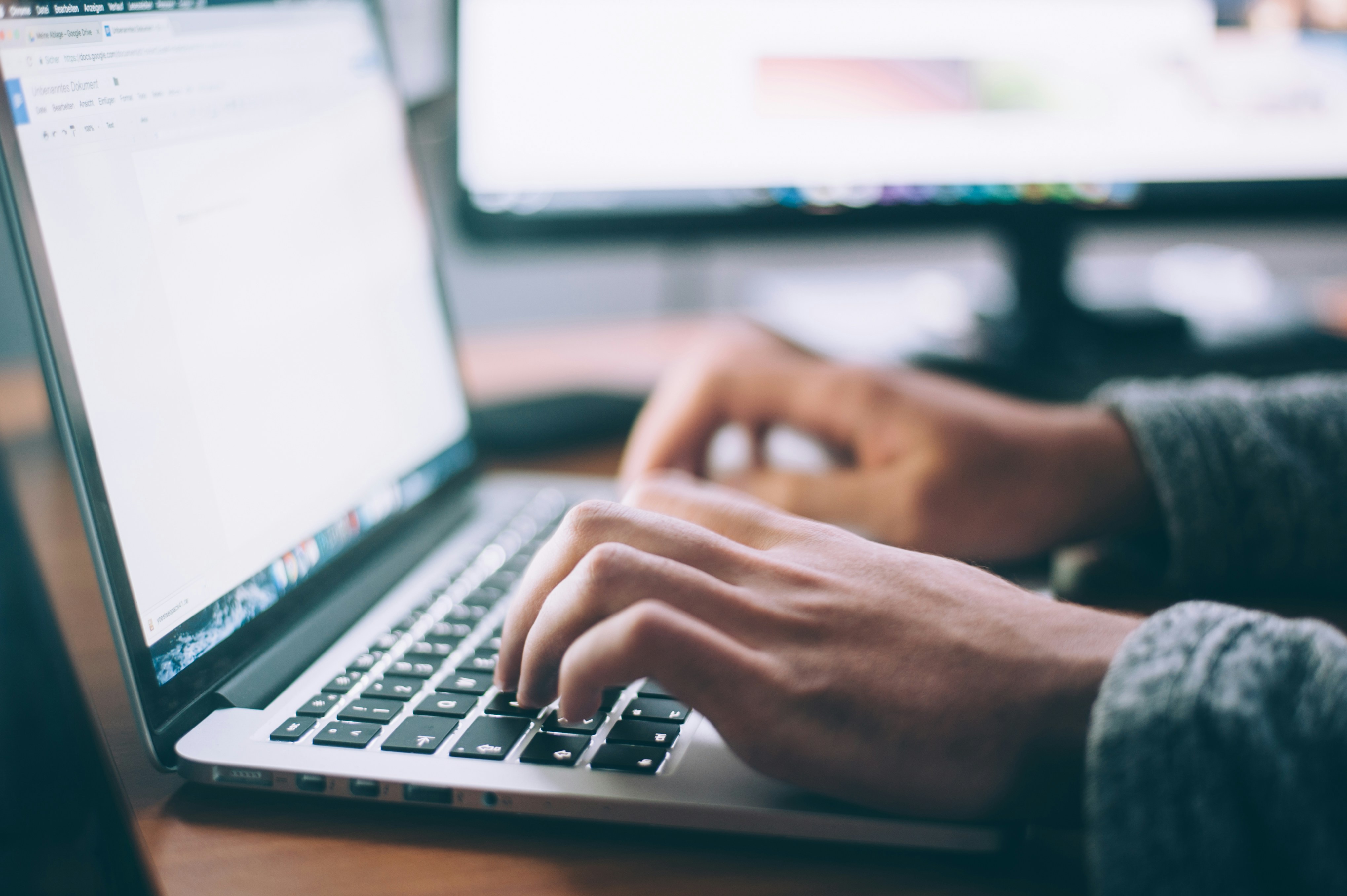 University professor catches 32 out of 35 students using AI on midterm