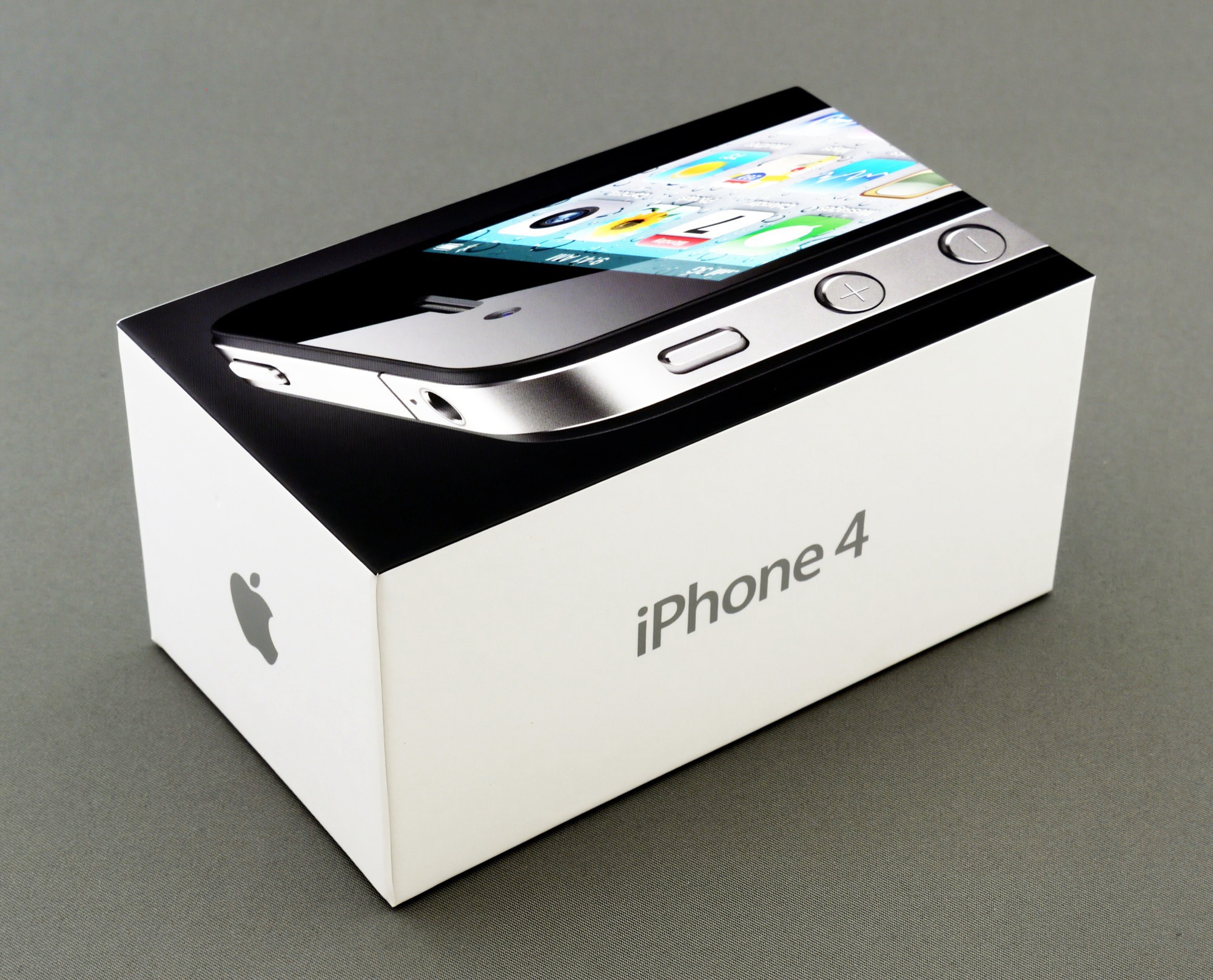 «iPhone 4» Antennagate: cəmi 20 baytlıq kod qalmaqal yaratdı