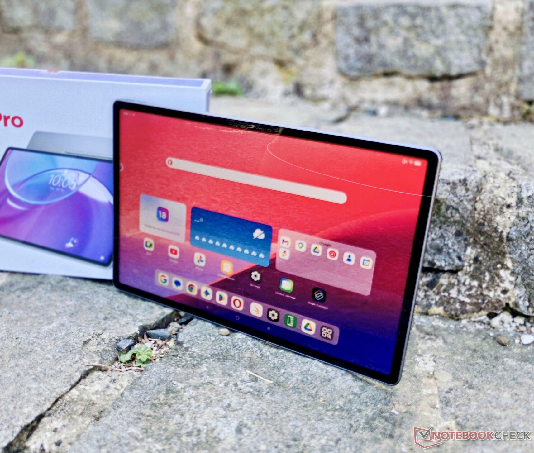 Impressive Lenovo tablet with powerful SoC and 8 GB RAM scores $167 discount