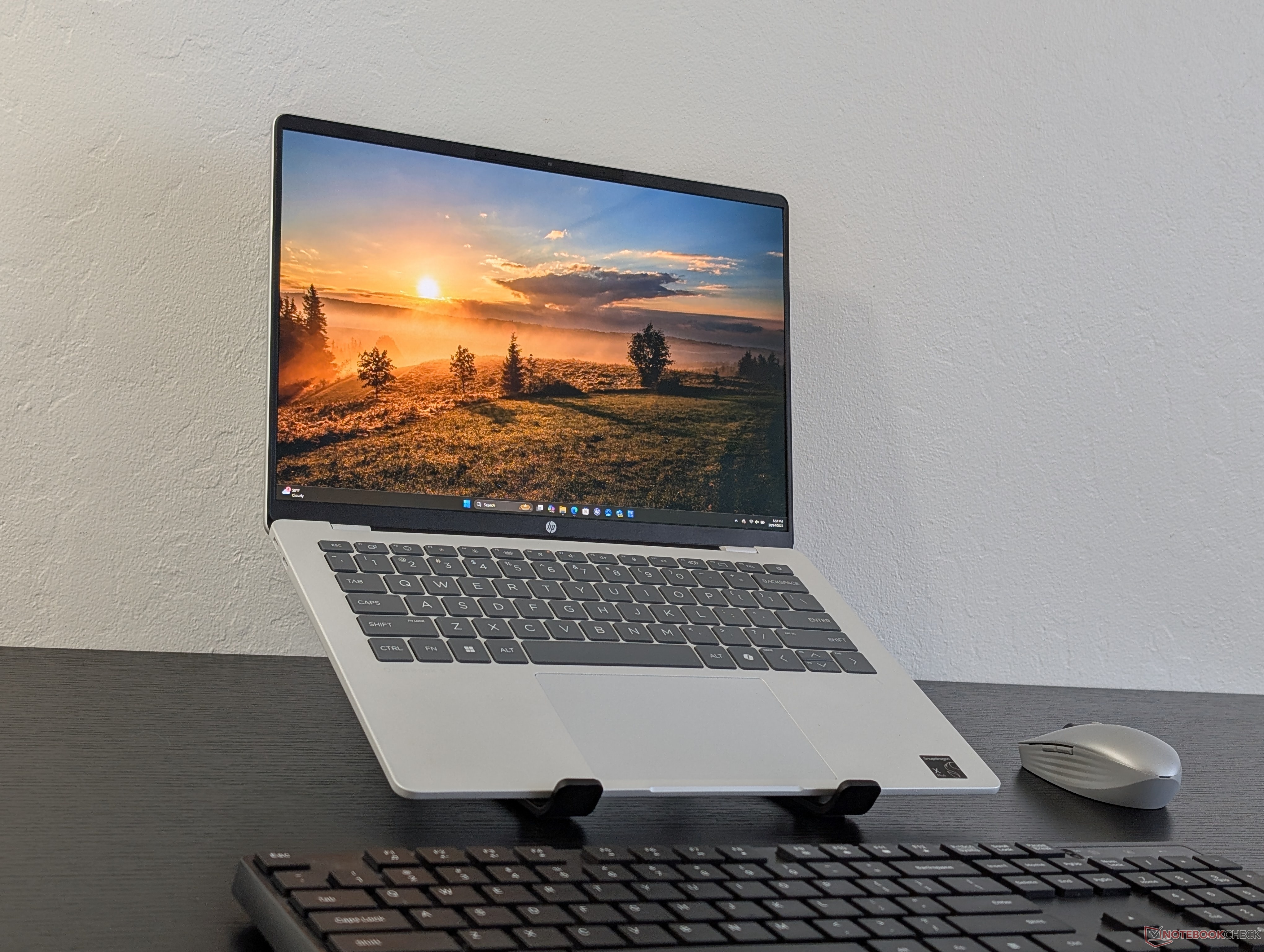 HP OmniBook 5 14 is one of the least expensive laptops with OLED, but there's a catch