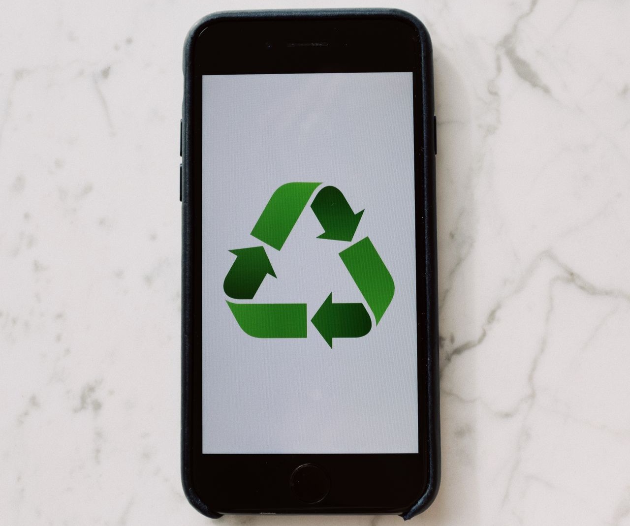 Sustainable IT infrastructure: Research project uses discarded smartphones for data center