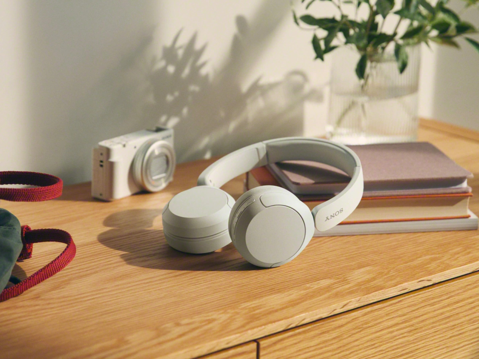 Details of new budget Sony wireless over-ear headphones leak