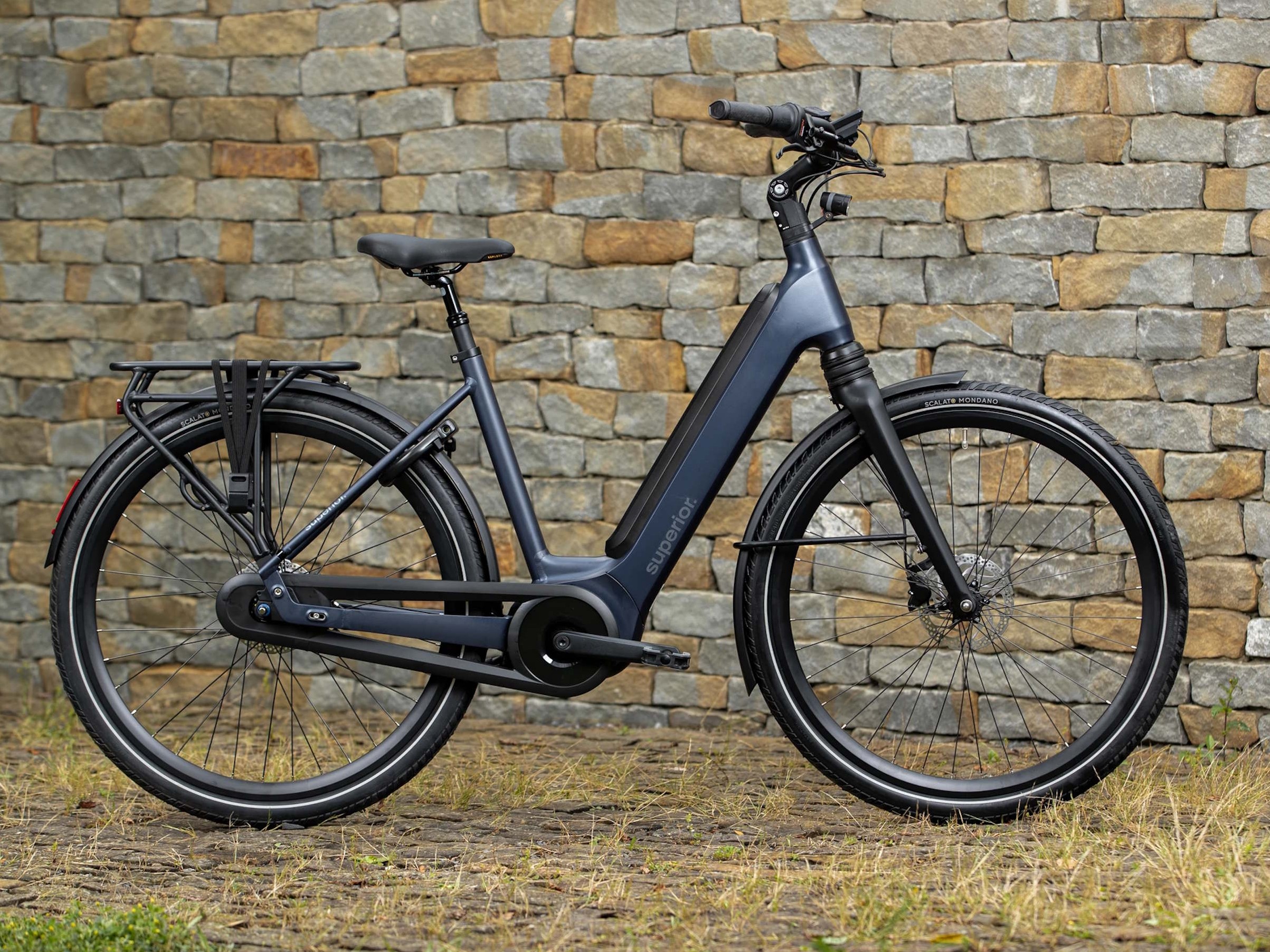 Superior: E-bike stands out with unusual suspension and Bosch mid-drive motor