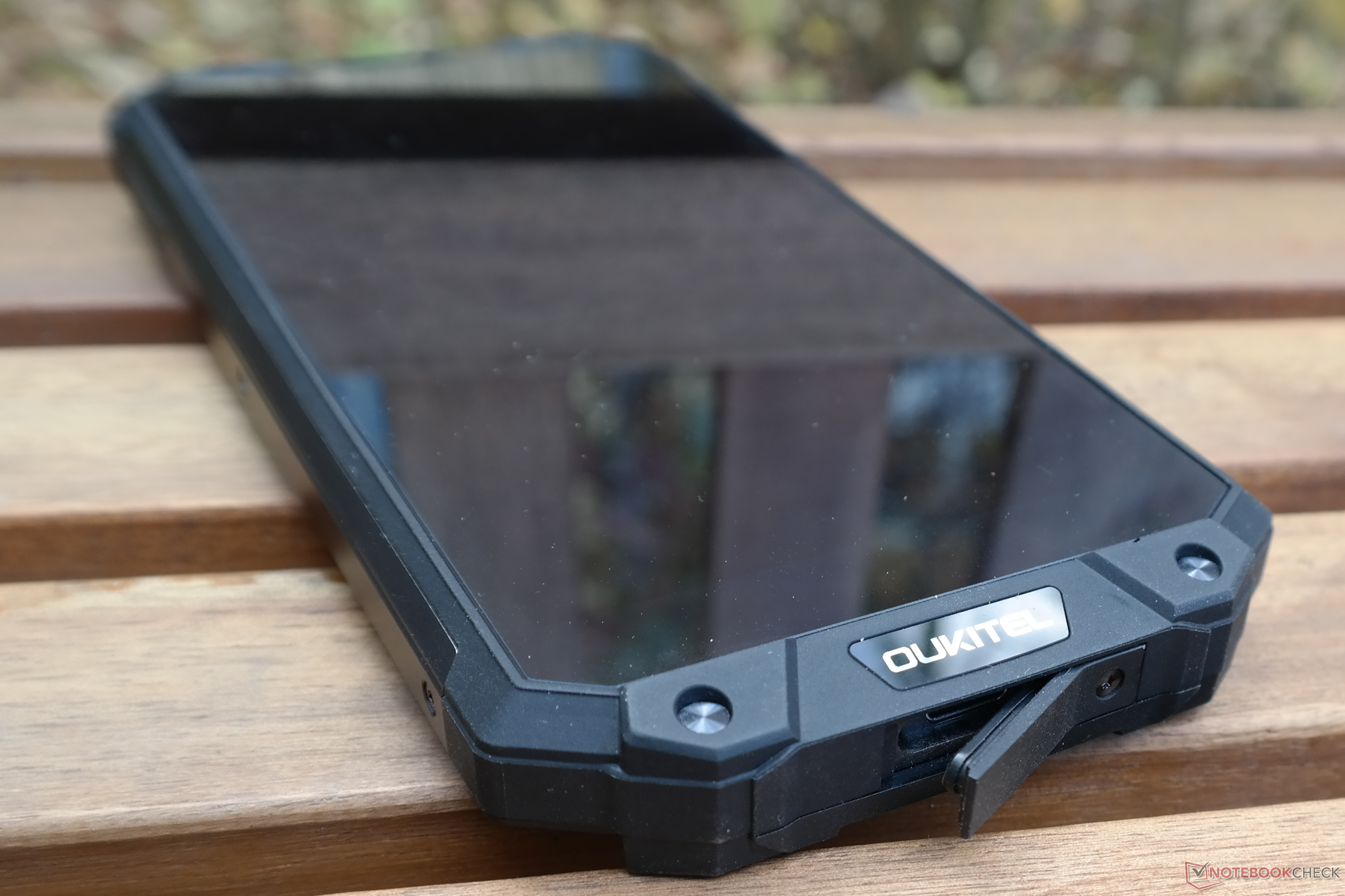 Oukitel WP2 Smartphone Review - NotebookCheck.net Reviews