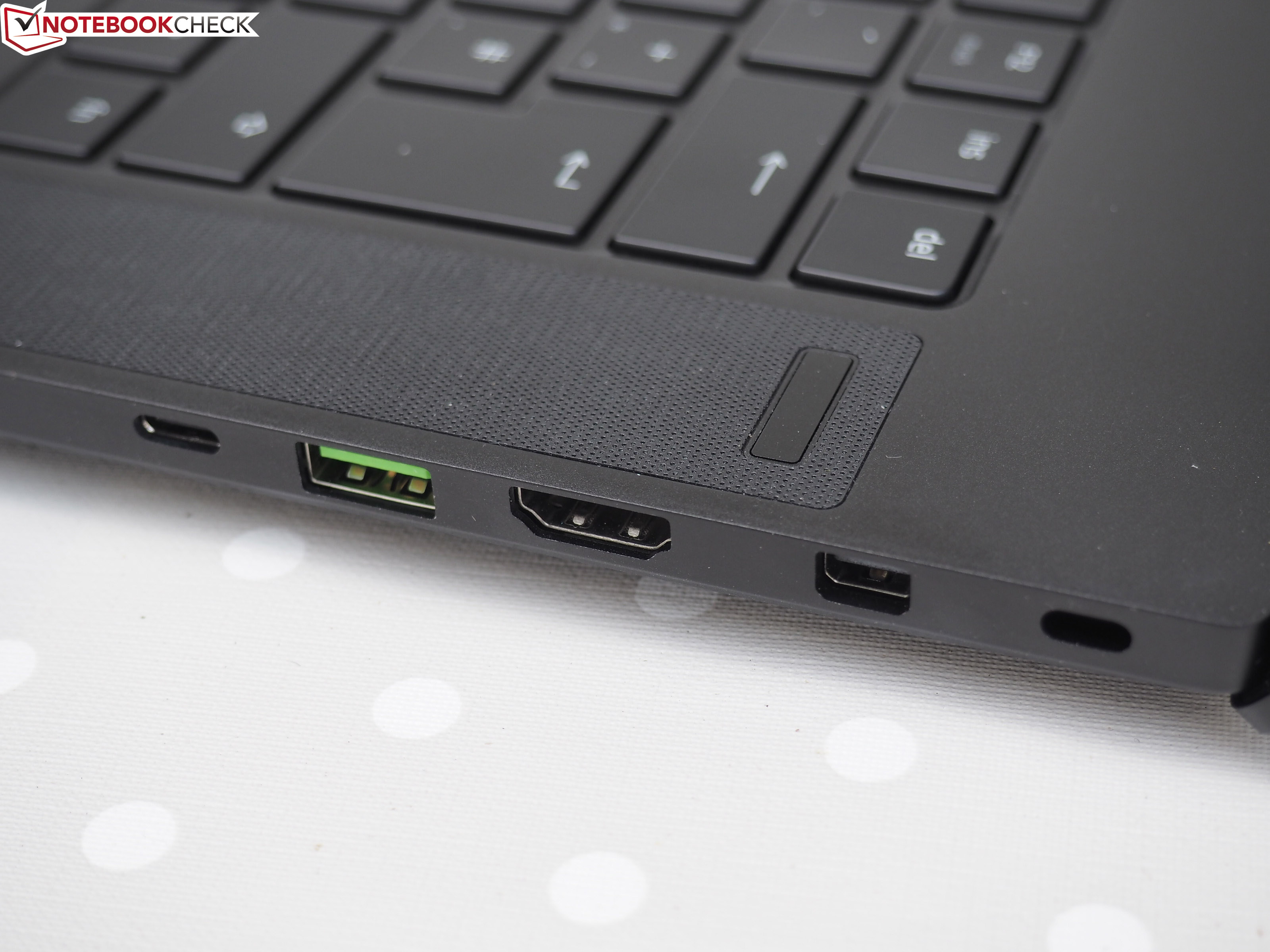 Our first look at the amazing new Razer Blade gaming ... Razer Blade 15 (i7-8750H, GTX 1070 Max-Q, FHD) Laptop ...