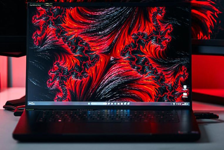 Razer Blade 16 Early 2023 RTX 4090 Review Core i913950HX beast with world's first dualmode