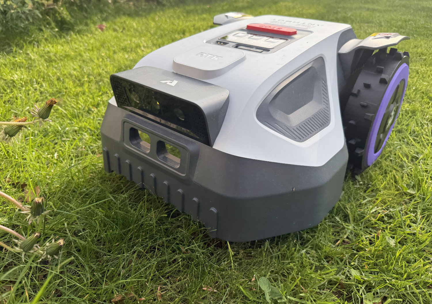 Affordable, compact robotic lawnmower for smaller gardens: Anthbot M9 review