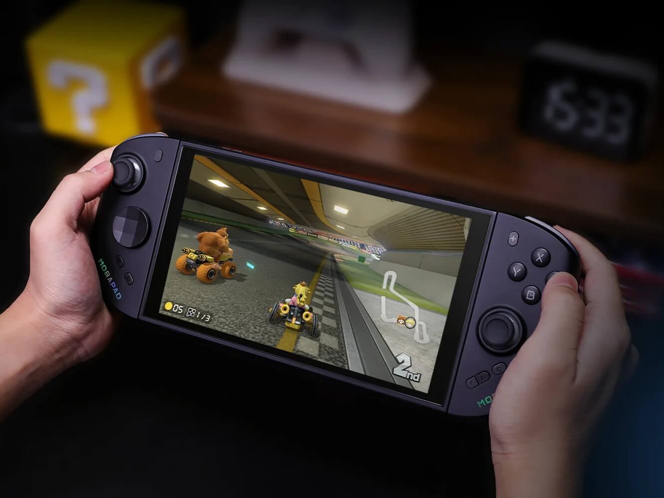 Mobapad’s M12S Joy-Cons improve grip, as our test shows.