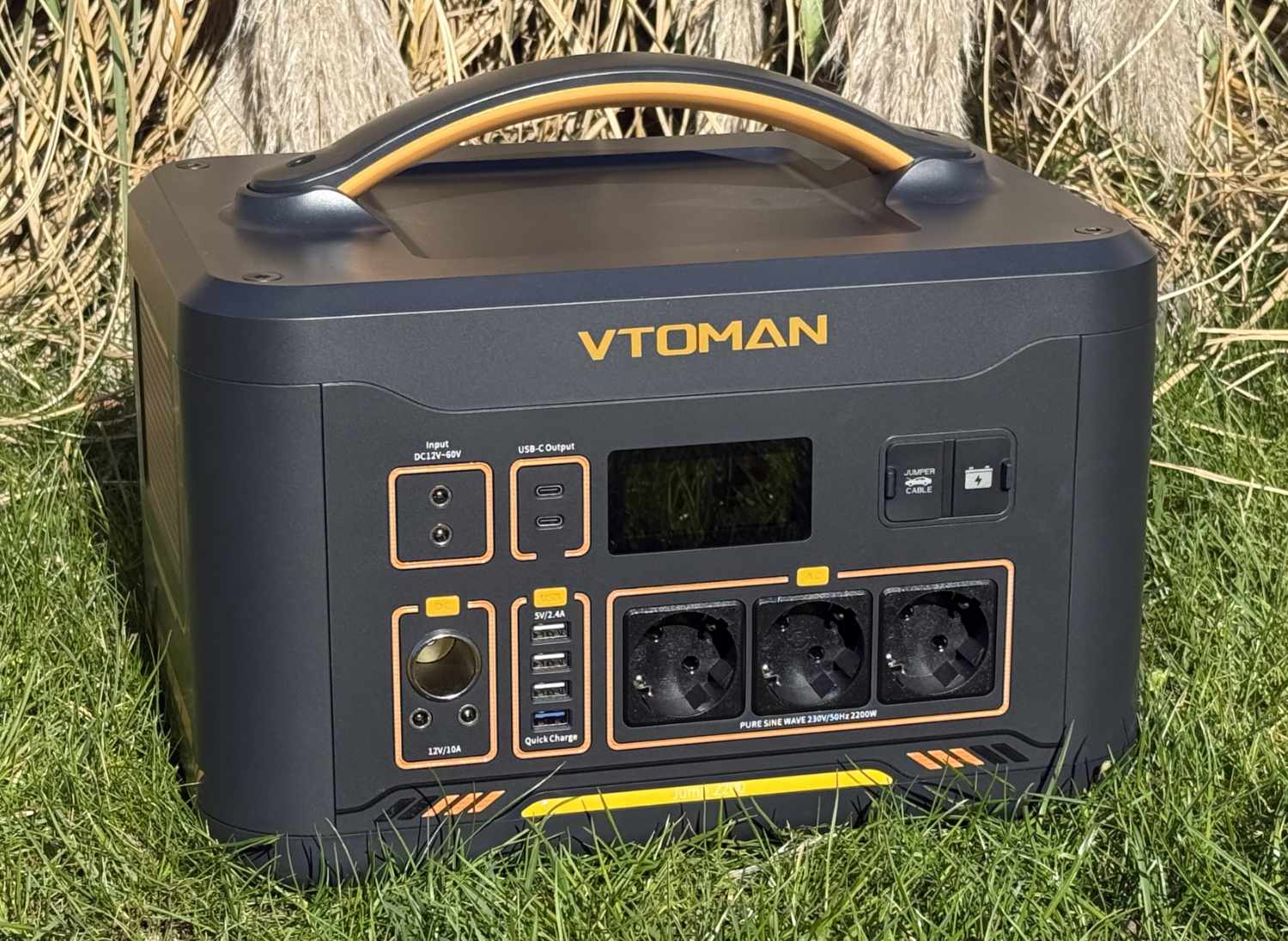 With jump-start function: Vtoman Jump 2200 power station review