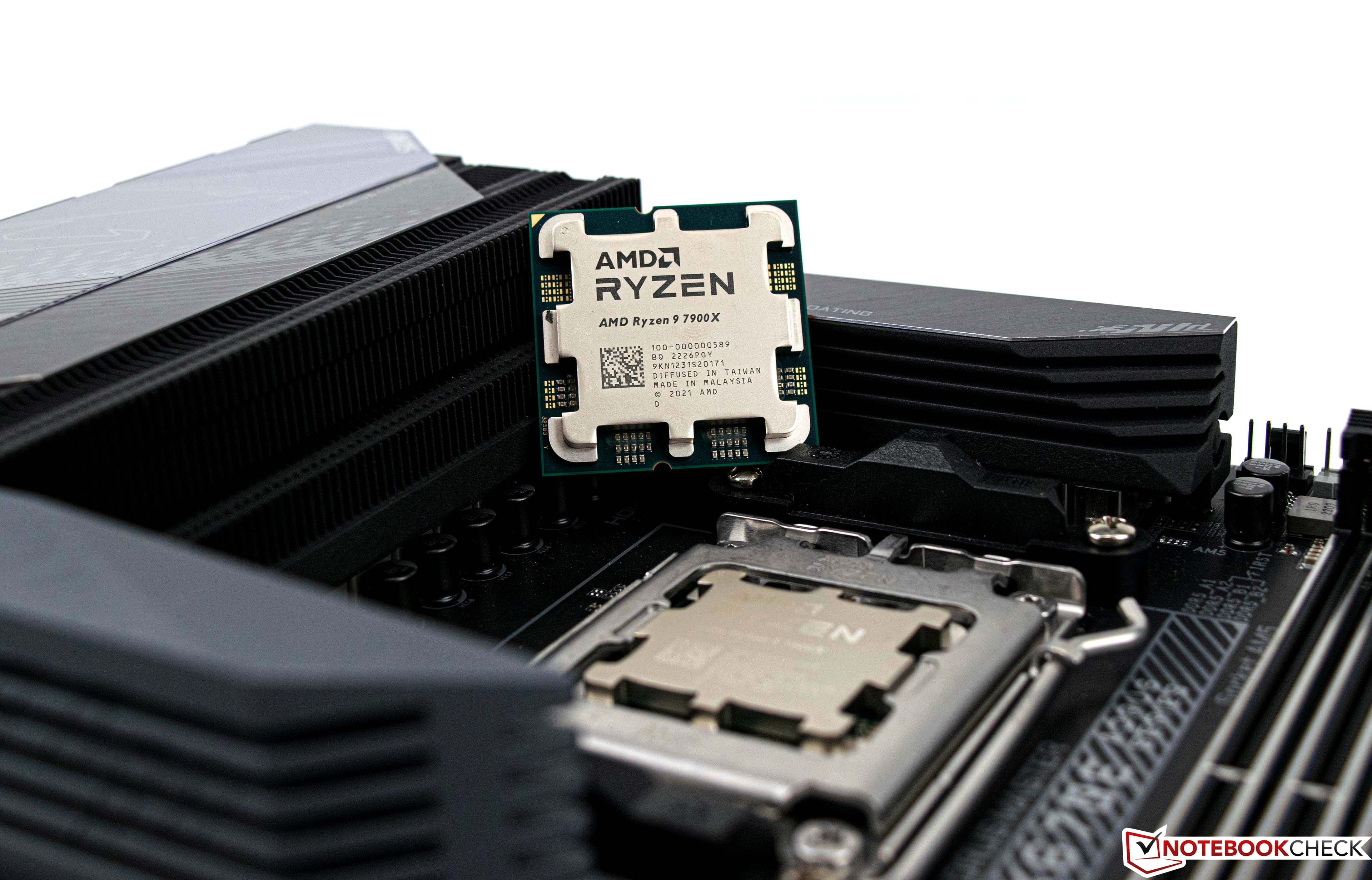 12 core AMD Ryzen 9 7900X price drops by 35% in Amazon sale