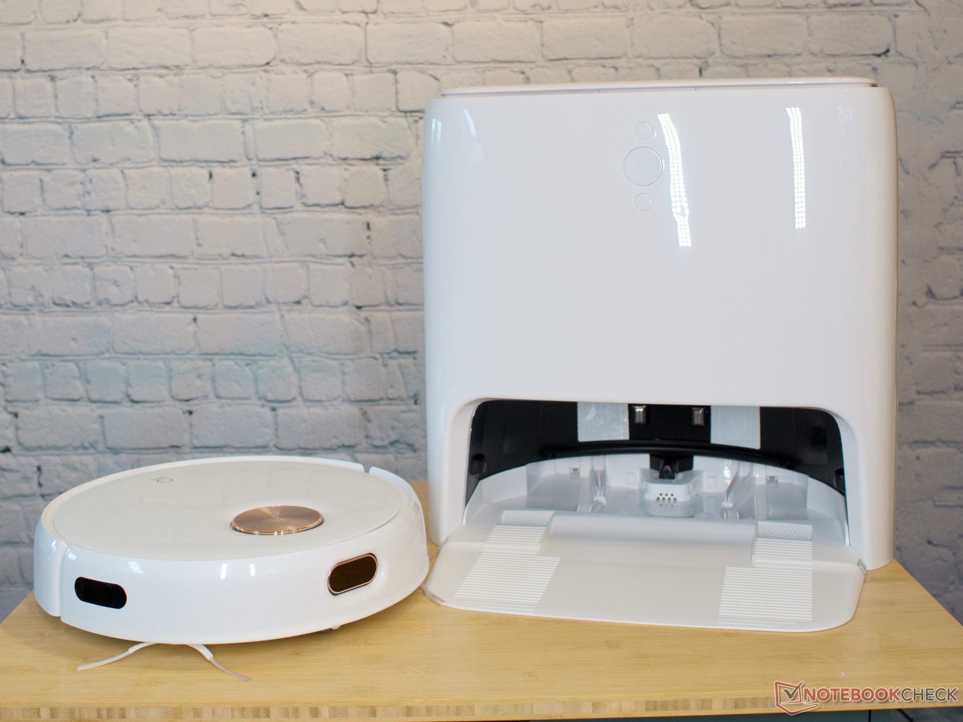 Yeedi Floor 3 Station review: flat and powerful with a self-cleaning station thumbnail