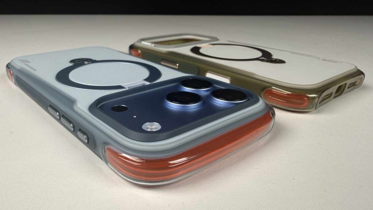 iPhone case with dual airbags &amp; convenient stand: Torras Ostand Q3 Air Pro hands-on review