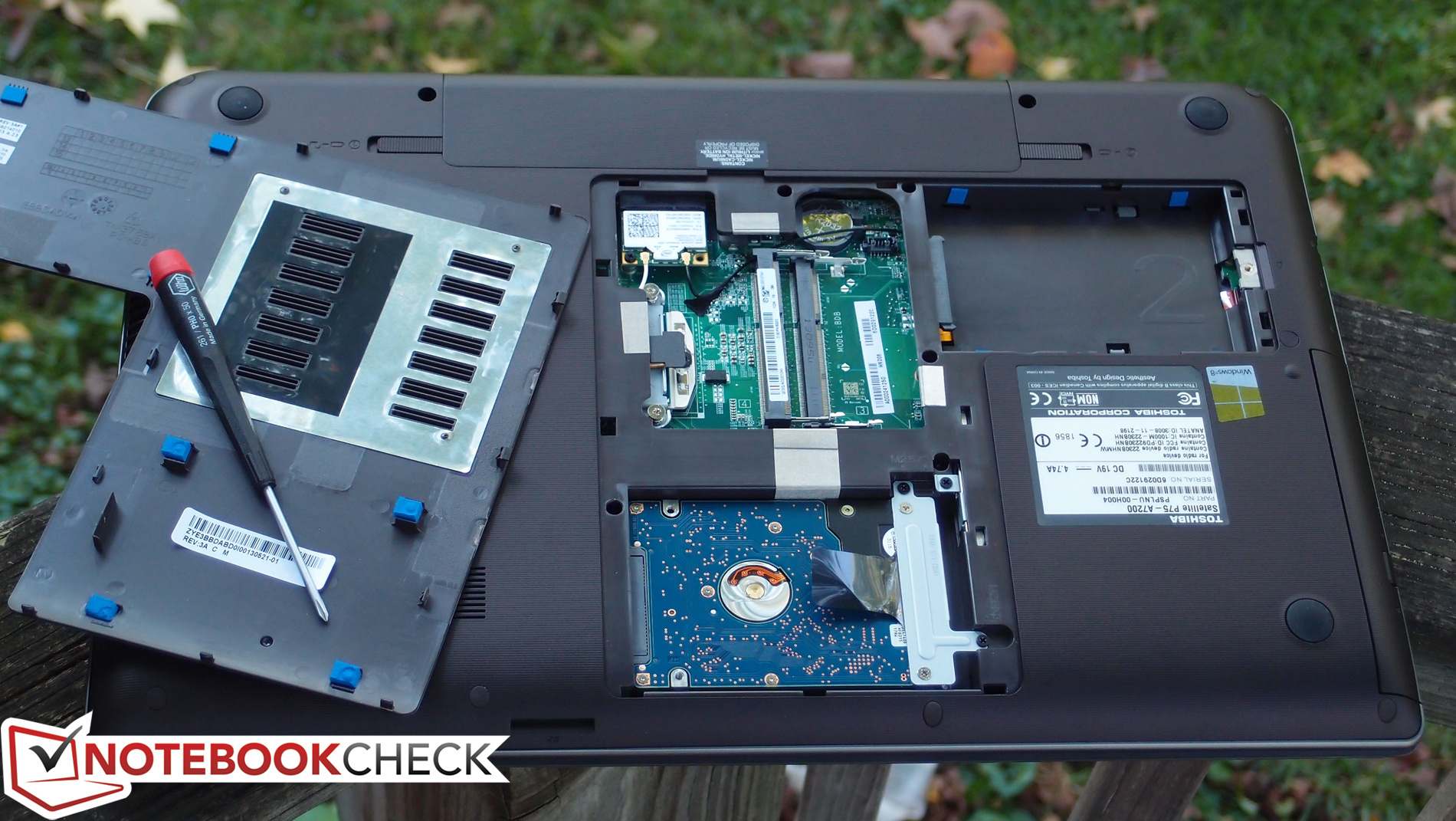 Review Toshiba Satellite P75-A7200 Notebook - NotebookCheck.net Reviews