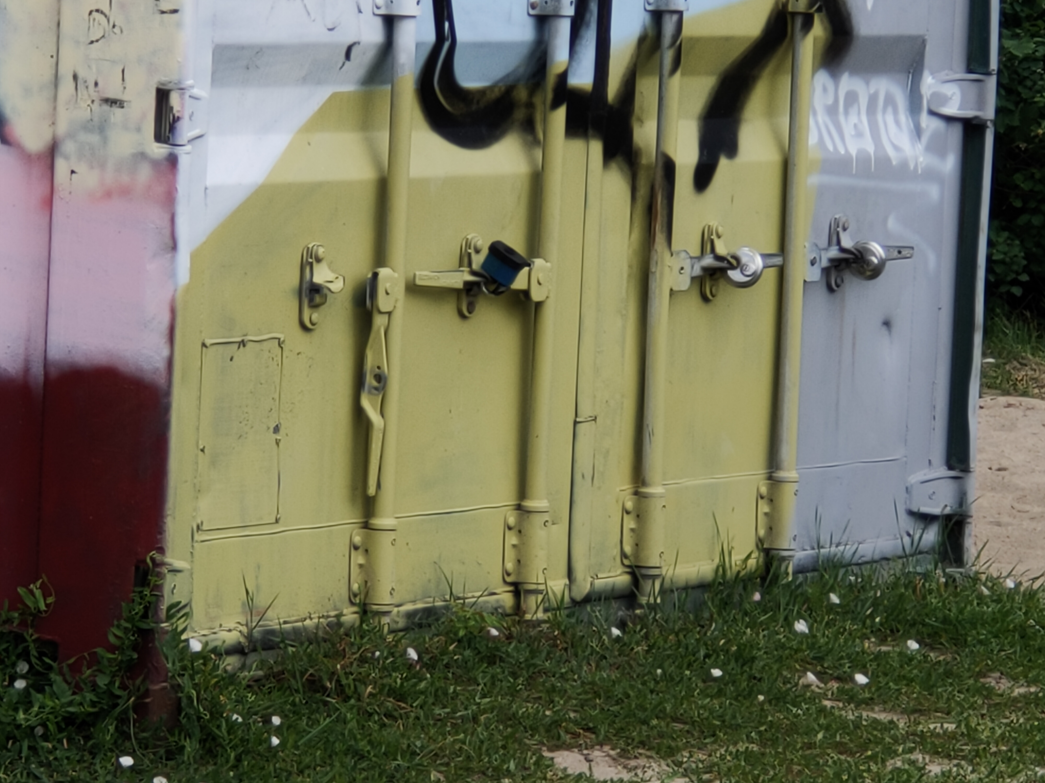 MidRange Smartphone Camera Comparison Which Affordable Phone Has the