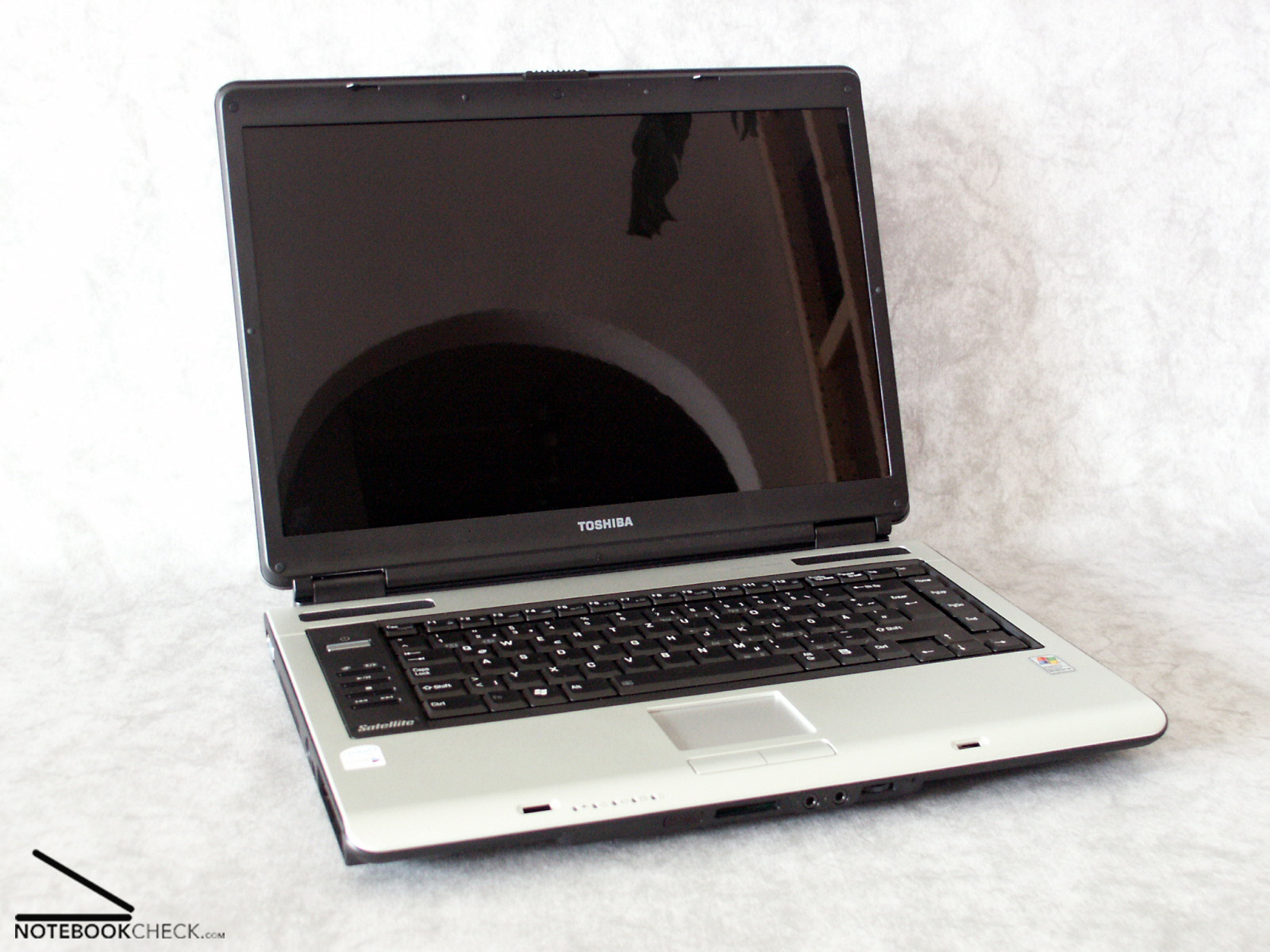 Review Toshiba Satellite A100-153 - NotebookCheck.net Reviews