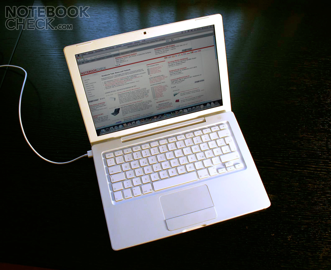 Review Apple MacBook White 5.2 Mid 2009 - NotebookCheck.net Reviews