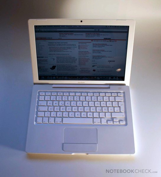 Review Apple MacBook White 5.2 Mid 2009 - NotebookCheck.net Reviews