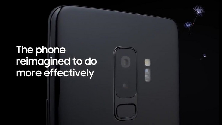 The video confirms the placement of the fingerprint scanner on the back.