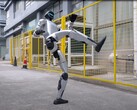 The humanoid robot G1 from Unitree impresses with authentic kung fu moves. (Image source: YouTube / Unitree Robotics)