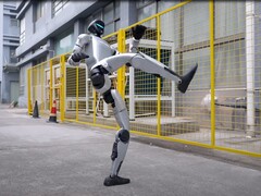 The humanoid robot G1 from Unitree impresses with authentic kung fu moves. (Image source: YouTube / Unitree Robotics)