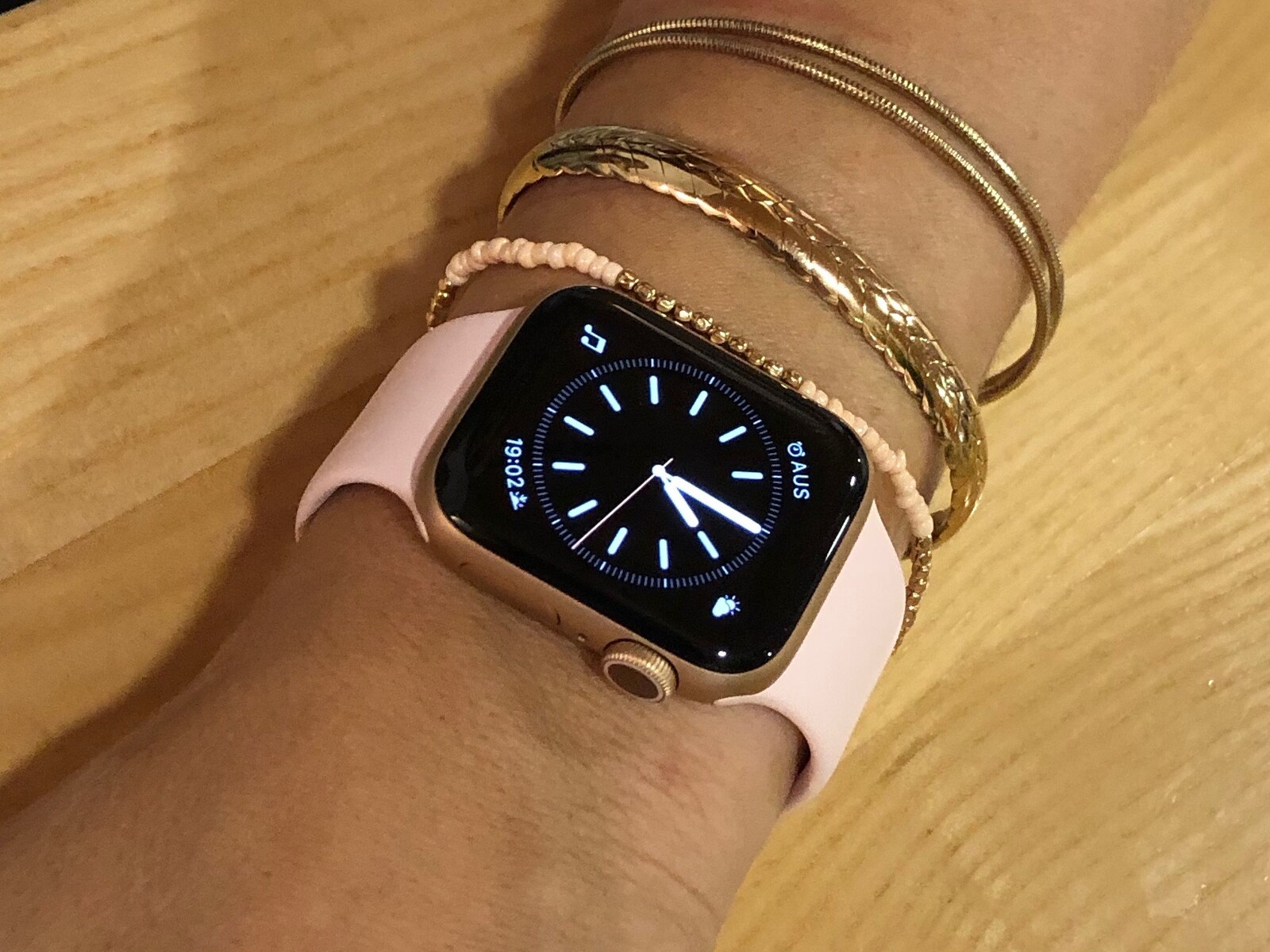 Apple Watch Series 5 Smartwatch Review It can do more than any other smartwatch but just not for that long NotebookCheck Reviews