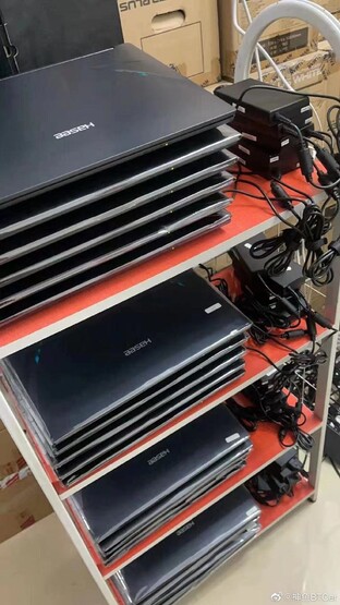 Laptop mining rig. (Image source: Godfish BTCer)