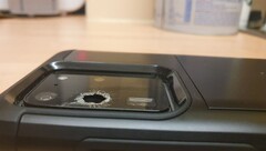 One user claims his Galaxy S20 Ultra rear camera glass cracked despite being in this heavy duty case and not dropped. (Source: Samsung)