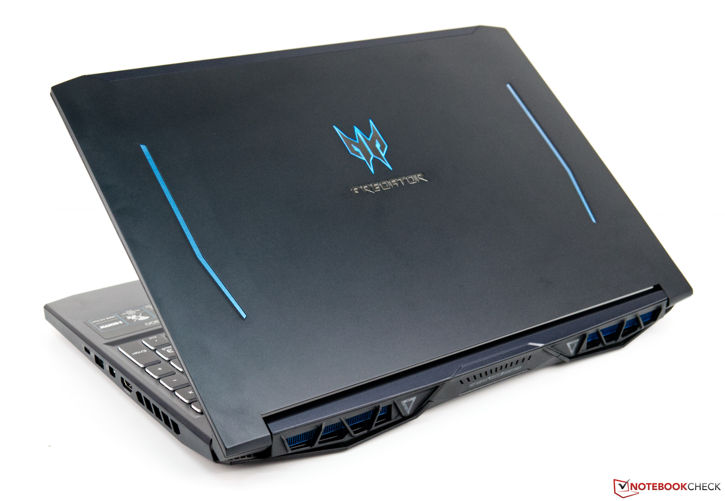 Acer Predator Helios 300: A midrange gaming laptop with awful battery