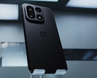 The flagship OnePlus 15. (Image source: OnePlus)