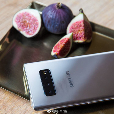 Photo/render of the Samsung Galaxy S10+. (Source: 嗨-Mr强/Weibo)