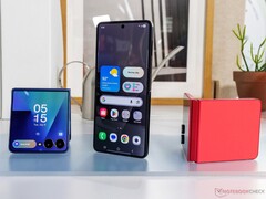 The Galaxy Z Flip7 is reportedly able to withstand 500,000 folds. (Image source: Notebookcheck)