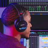 Sony unveils MDR-M1 professional headphones with ultra-wide frequency response for use in audio recording, mixing, and mastering. (Image source: Sony)