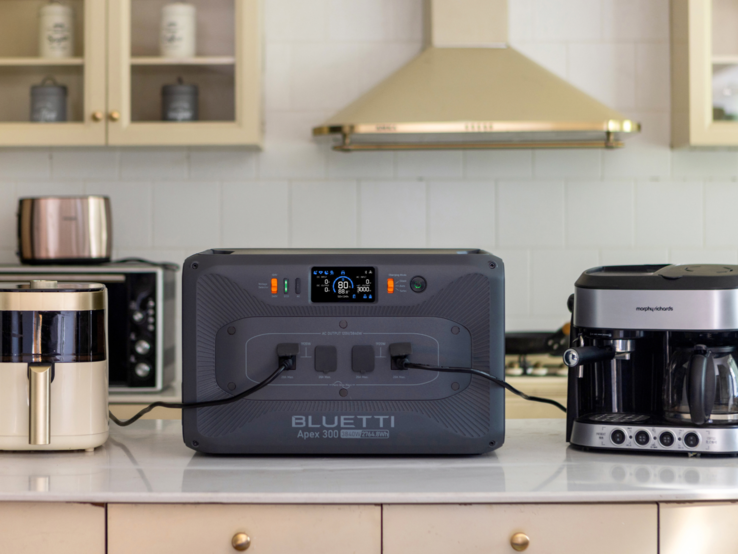 The Bluetti Apex 300 portable power station is equipped with six AC outlet ports with 0 ms UPS switchover time (Image source: Bluetti)
