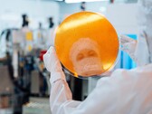 Infineon unveils world's thinnest silicon power wafers at 20 micrometers (Image source: Infineon)